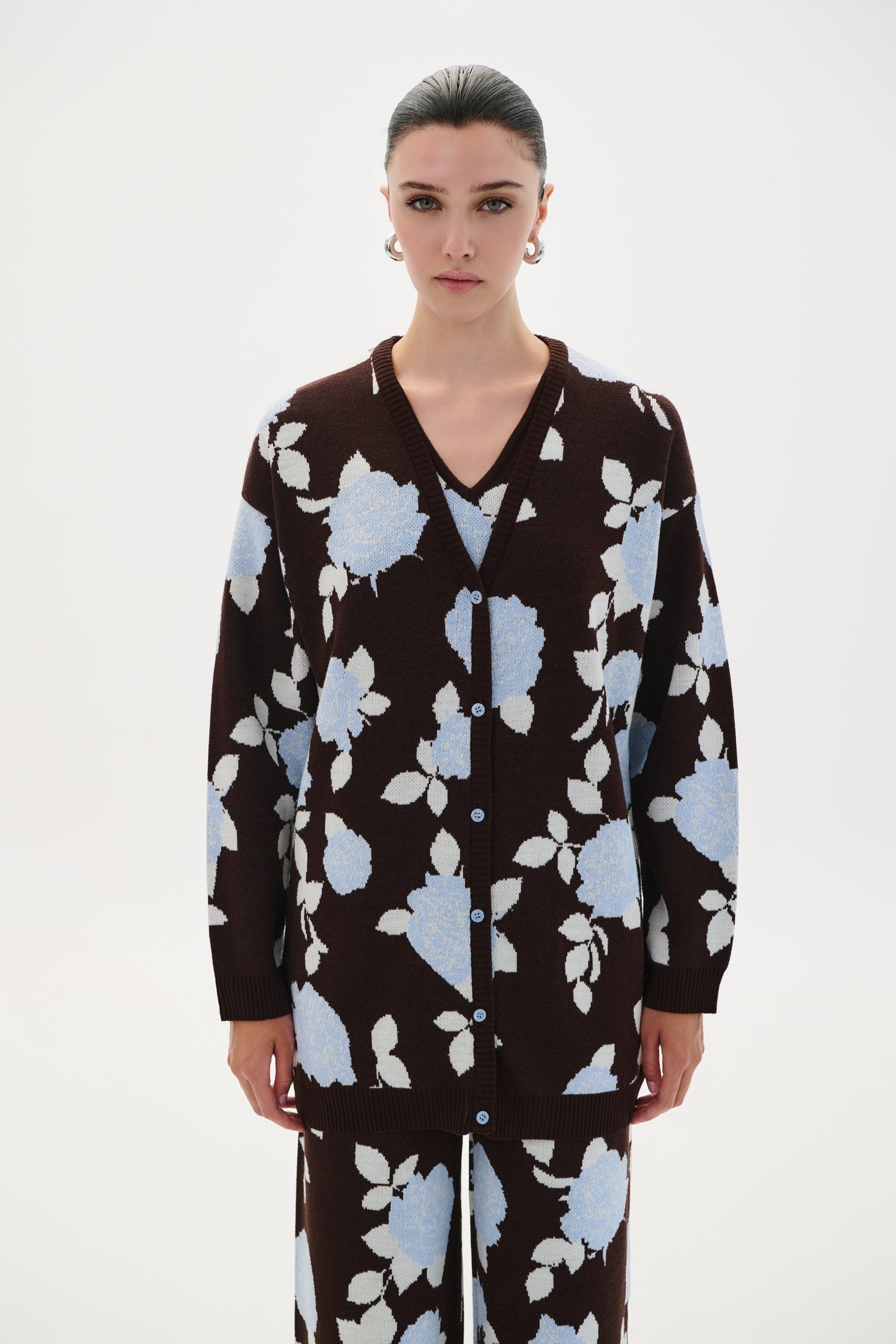 Cardigan V Flowers