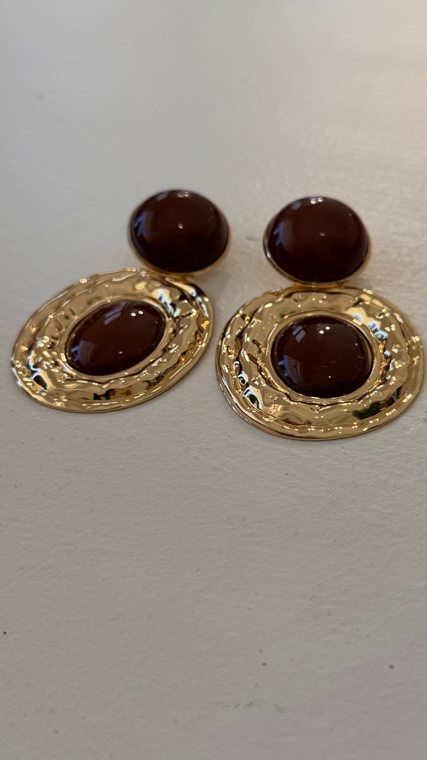 Bossy Earrings Brown