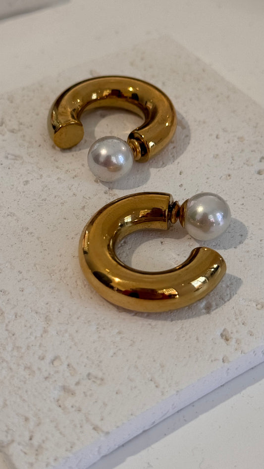 Secret pearls earrings