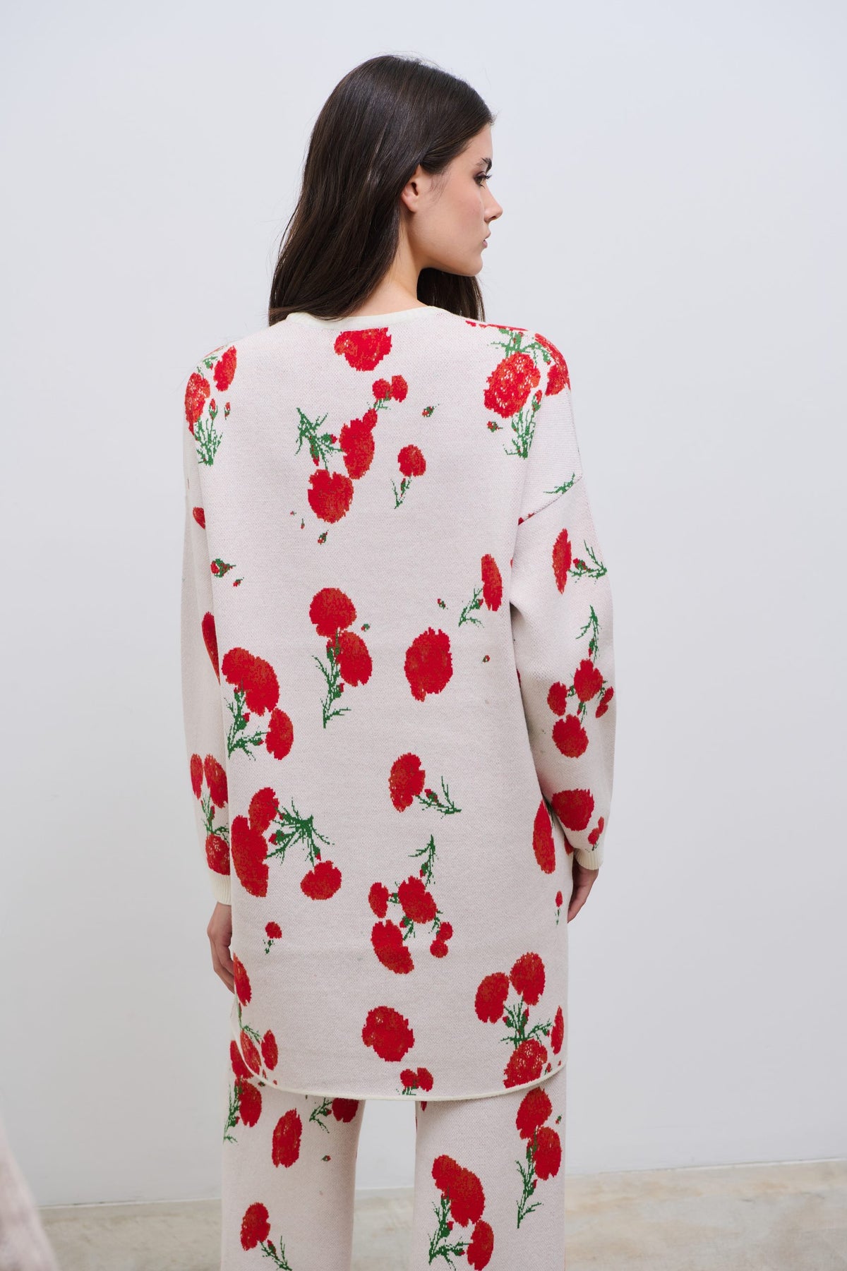 Carnation Cardigan Ecru