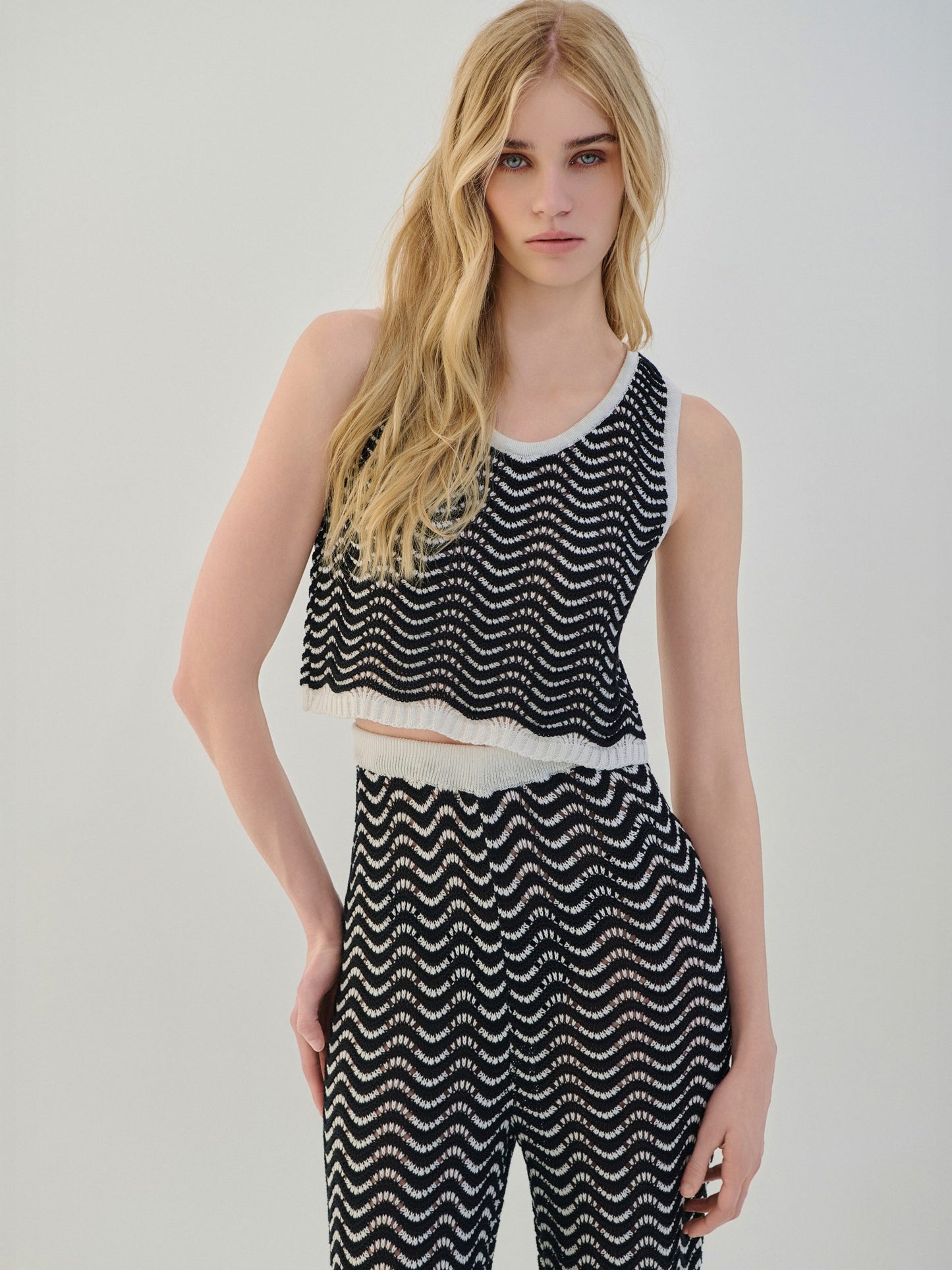 Top Crop Two-Tone B&W