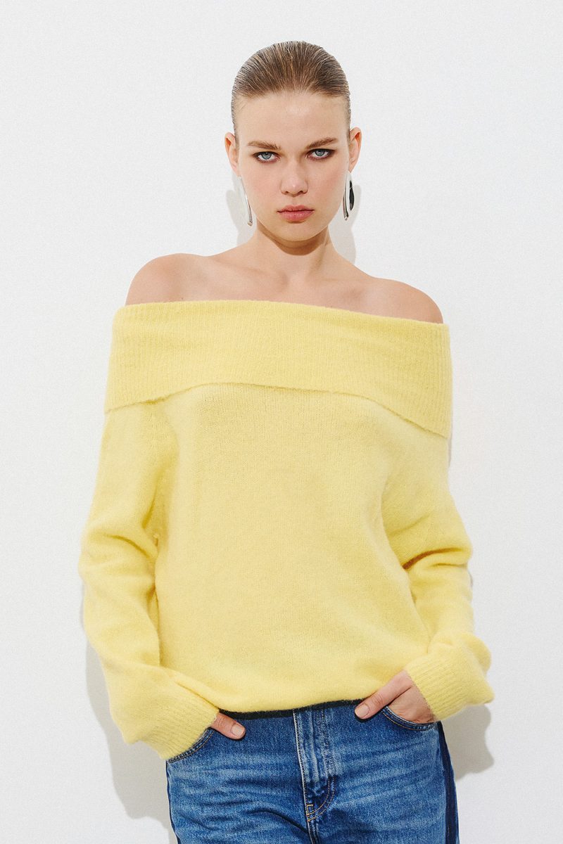 Alpaca Off Shoulder Efimeron - Yellow