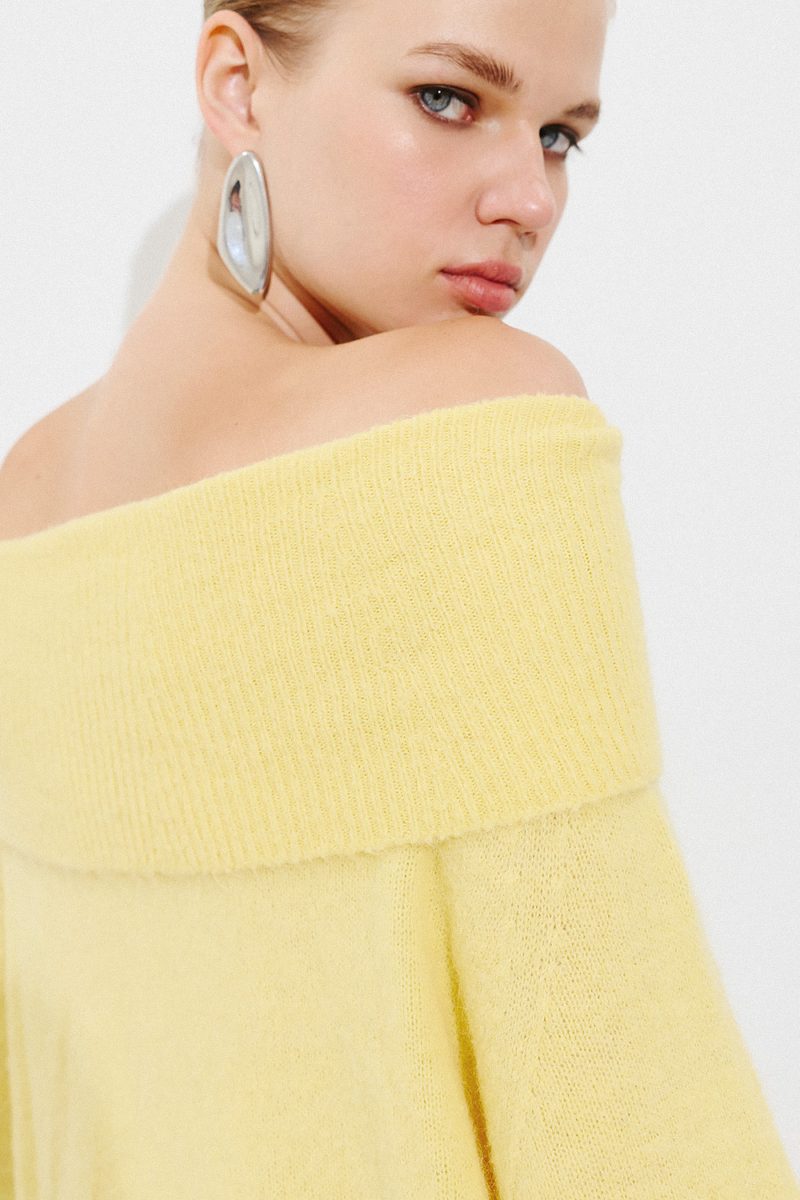 Alpaca Off Shoulder Efimeron - Yellow